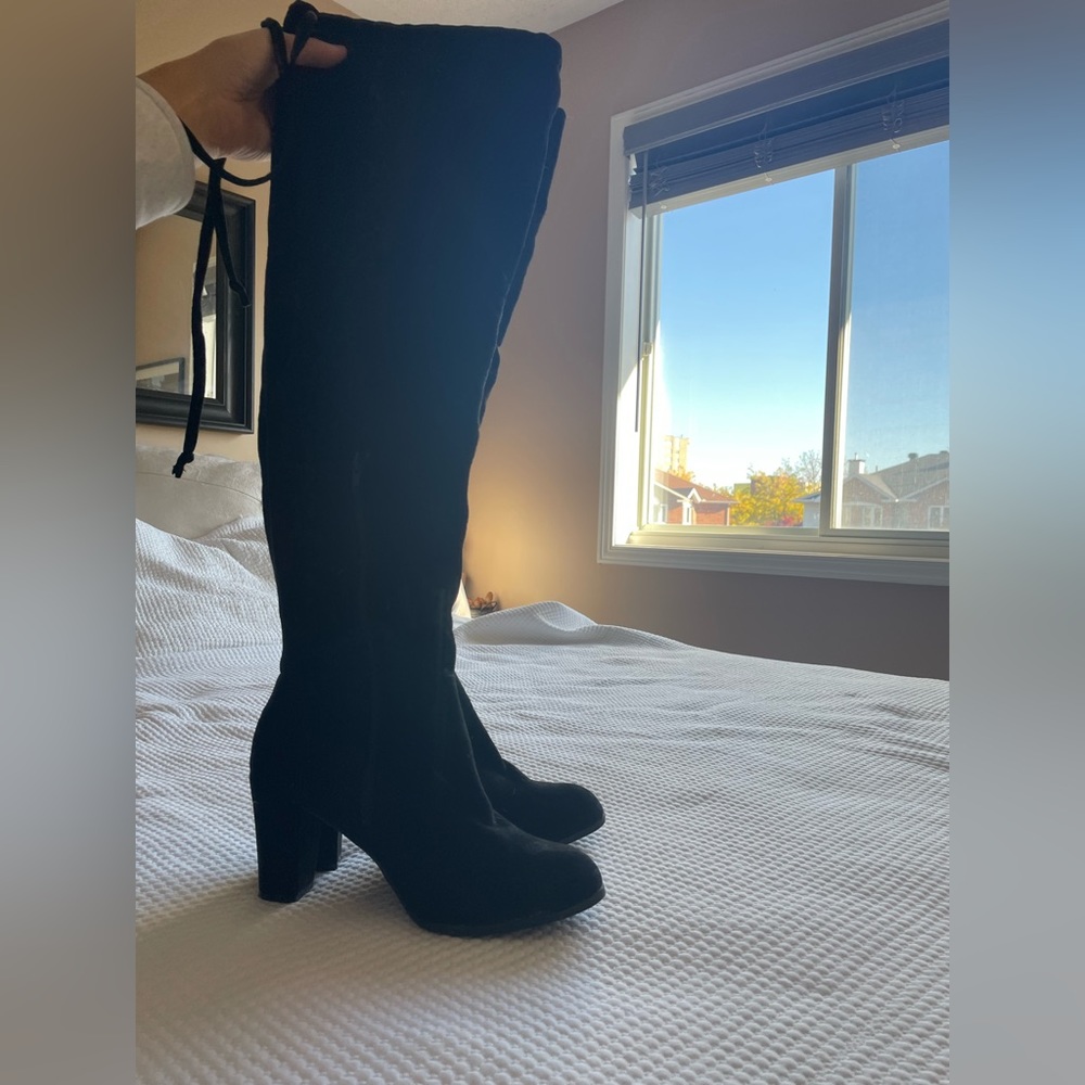 Black suede heel boots